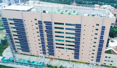 Vertical solar farm at Dell